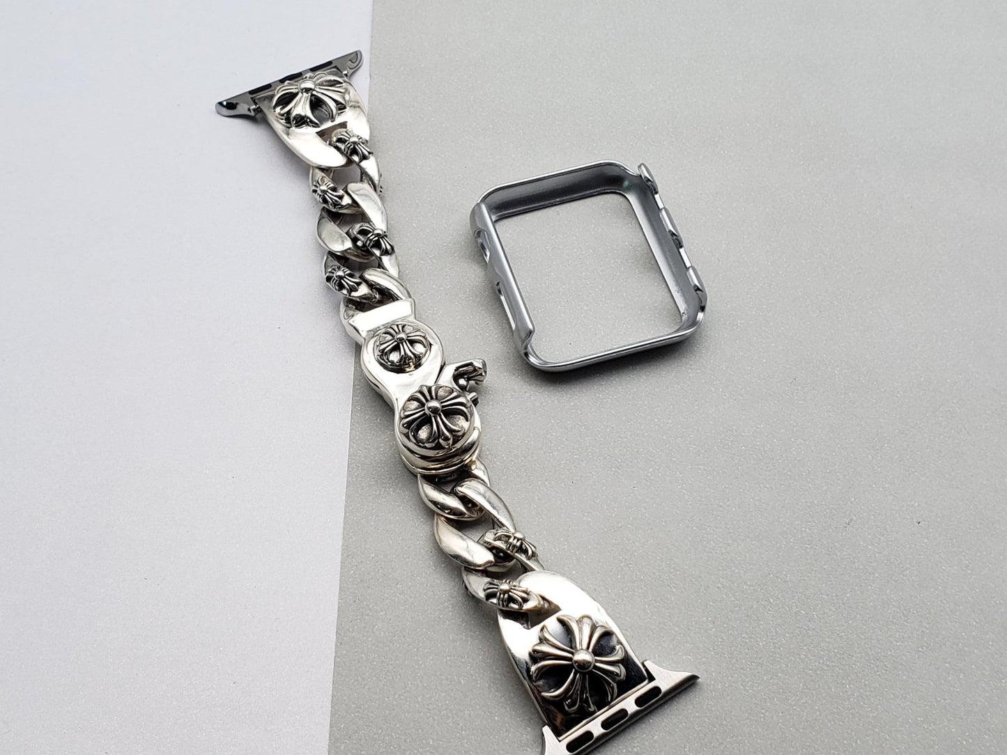 Chrome Design Retro Apple Watch Bands