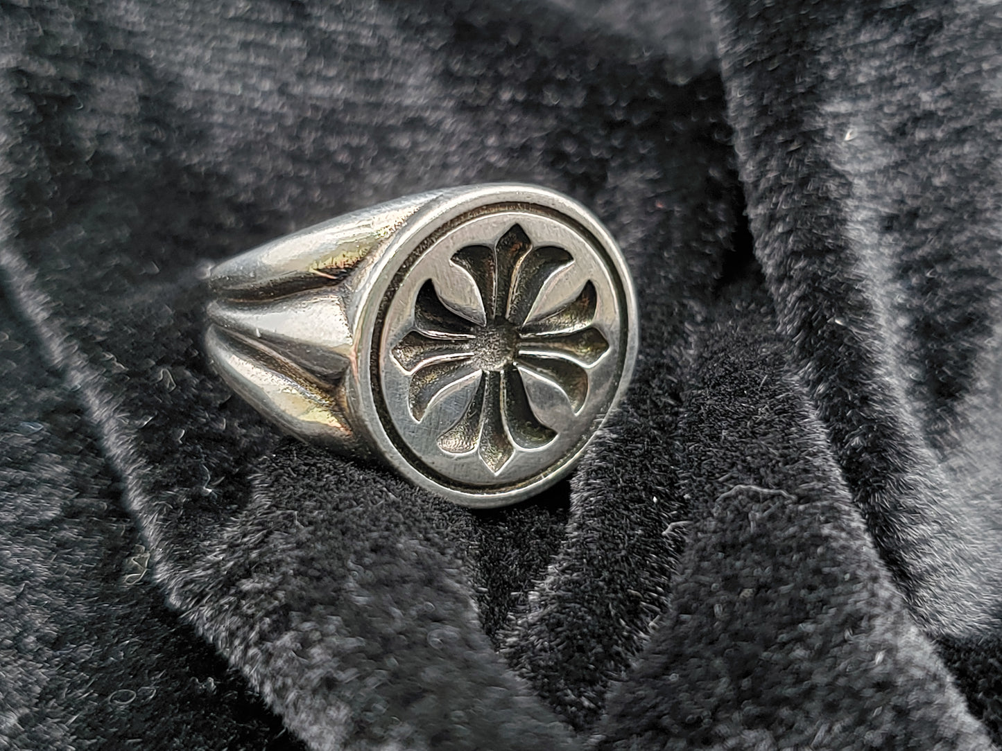 Chrome Jewelry Disc Crusader Flower Ring