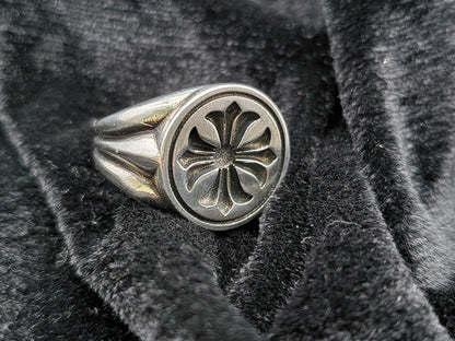 Chrome Jewelry Disc Crusader Flower Ring