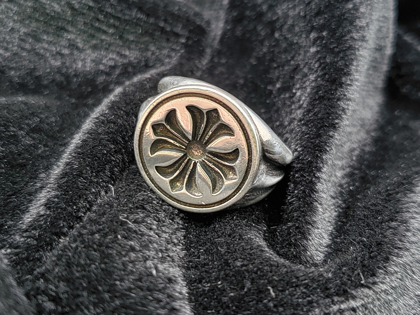 Chrome Jewelry Disc Crusader Flower Ring